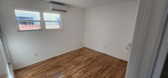 Foto del edificio - 719 S Walnut