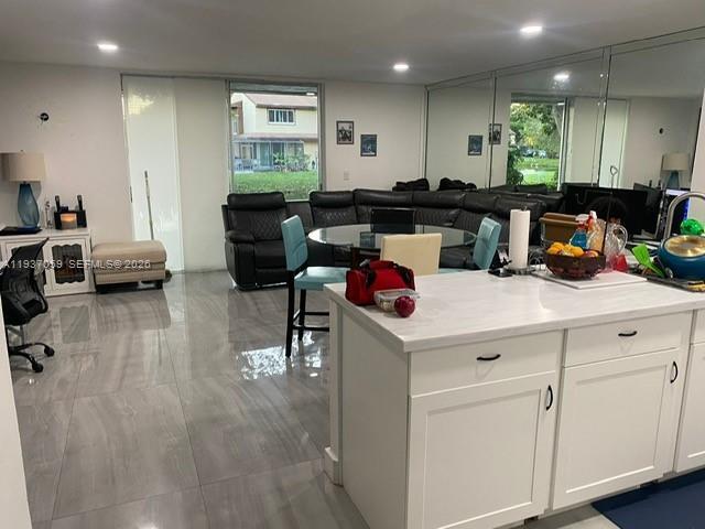 Foto del edificio - 1177 Sussex Dr