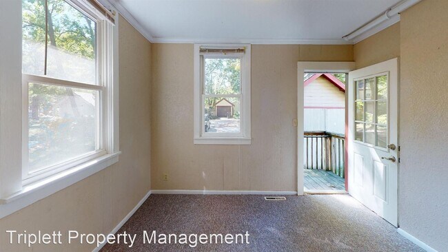 Building Photo - 2 br, 1 bath House - 805 Grand Ave