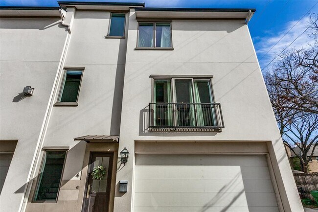 Foto del edificio - 3515 Normandy Ave