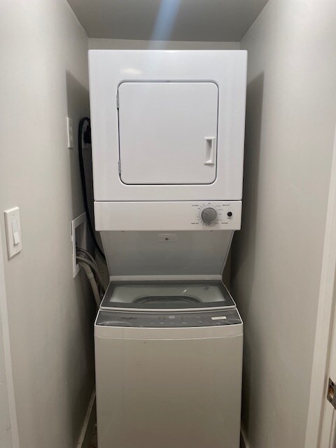 armario de lavandería - 1126 8th St NE