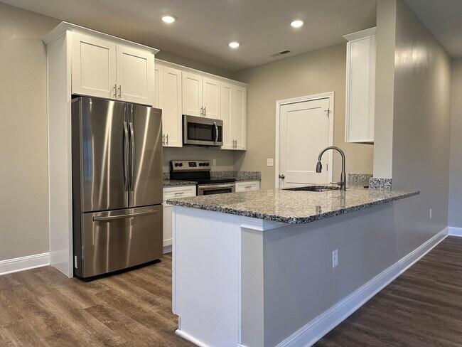 Foto del edificio - Great home in a well established neighborhood.