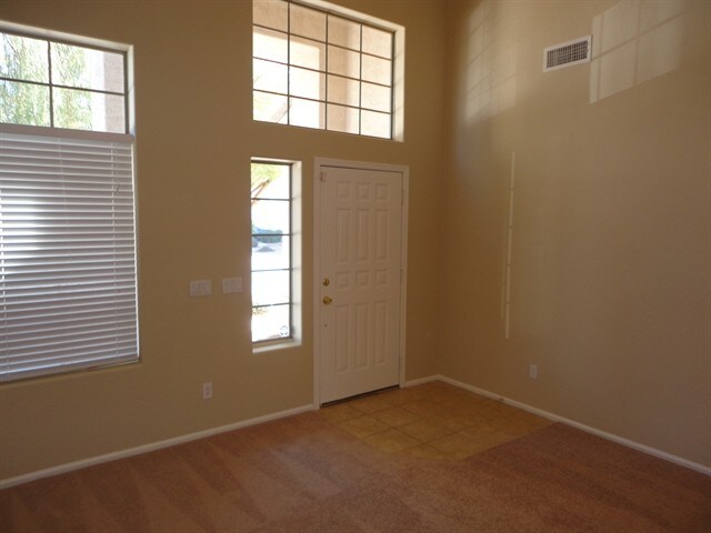 Building Photo - 3056 S Joslyn