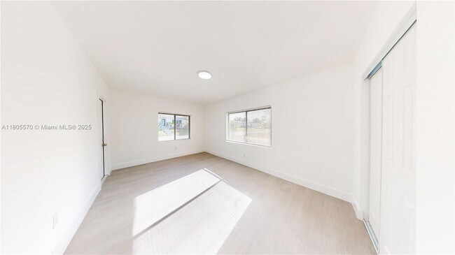 Foto del edificio - $3,990MONTHLY;355 NE 111TH ST MIAMI, FL 33161