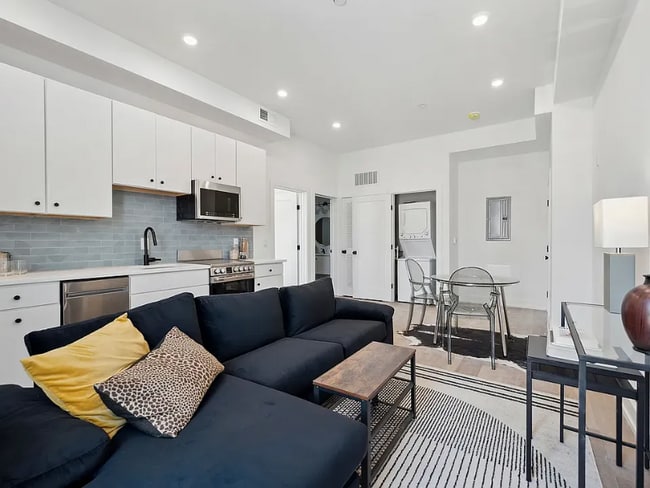 Photo - 3038 Richmond St Apartment