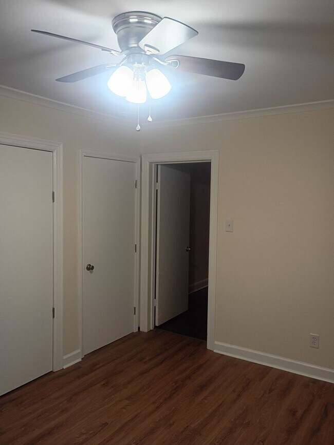 Foto del edificio - 4 Success Realty is now offering this 3-bedroom 1 bath home