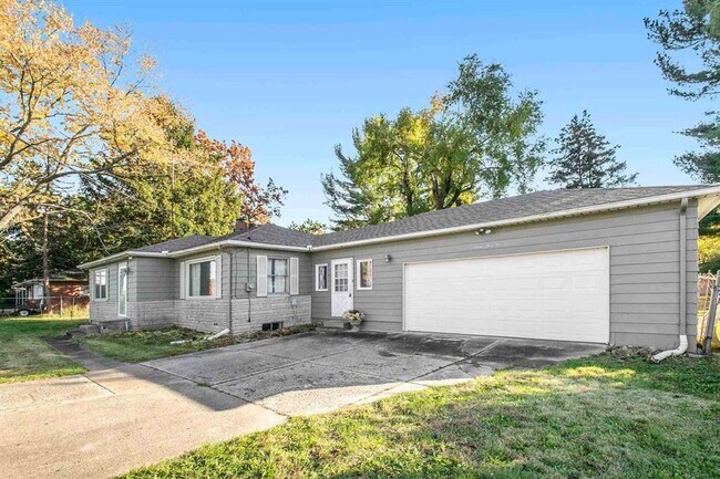 Foto del edificio - Upgraded Ranch Style Home in South Bend, IN