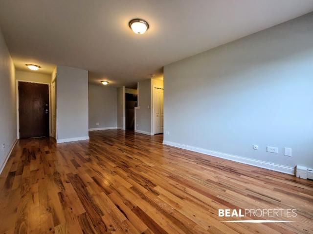 Foto del edificio - 1 bedroom in HIGHLAND PARK IL 60035