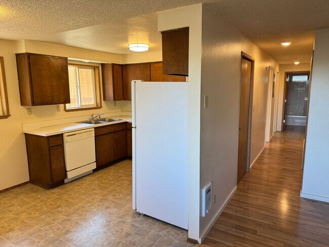 Foto del edificio - Charming 2-bedroom, 1-bath duplex in Springfield, OR