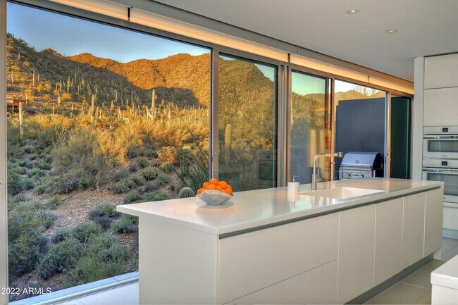 Foto del edificio - 7120 N Sierra Vista Rd