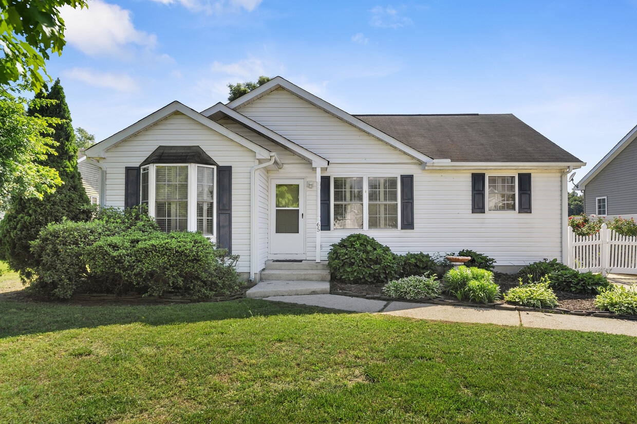 Primary Photo - 65 N Longwood Ln