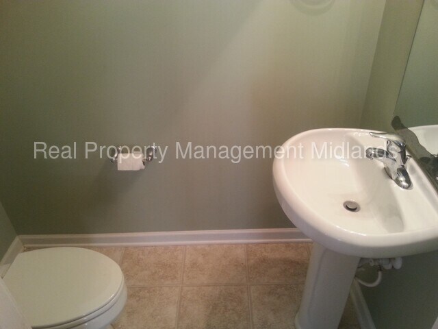 Building Photo - 913 Schofield Ln