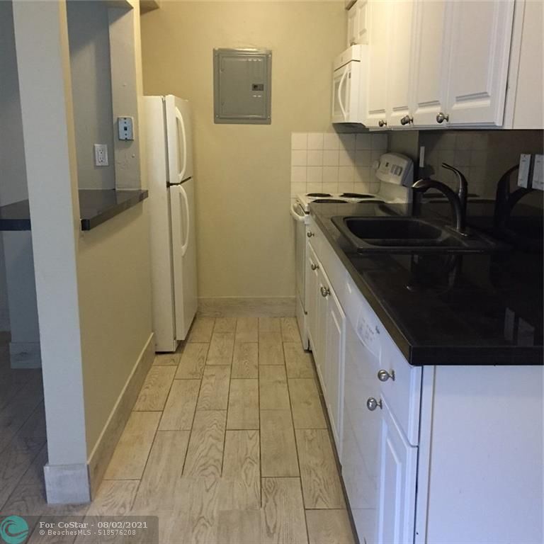 Primary Photo - 340 SW 16th Ct