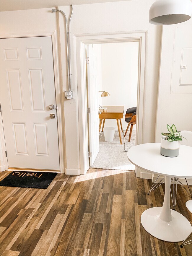 5506 NE Hoyt St Unit B, Portland, OR 97213 5506 NE Hoyt St Portland