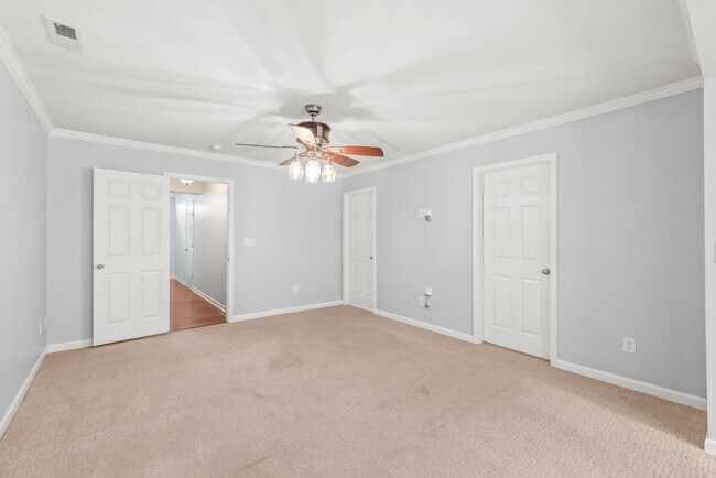 Foto del edificio - Charming Full-Brick Townhome in the Heart of South End