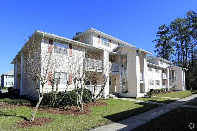 Building Photo - Plantation Oaks