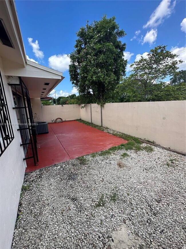 Foto del edificio - 13125 SW 18th Terrace