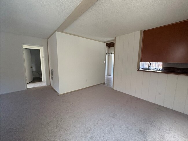 Building Photo - 1030 W MacArthur Blvd
