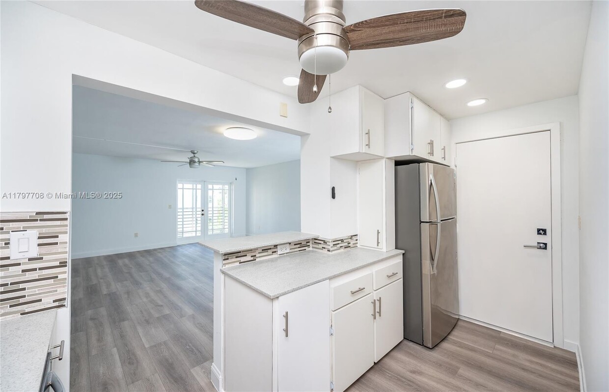 Foto principal - 301 Sunrise Dr