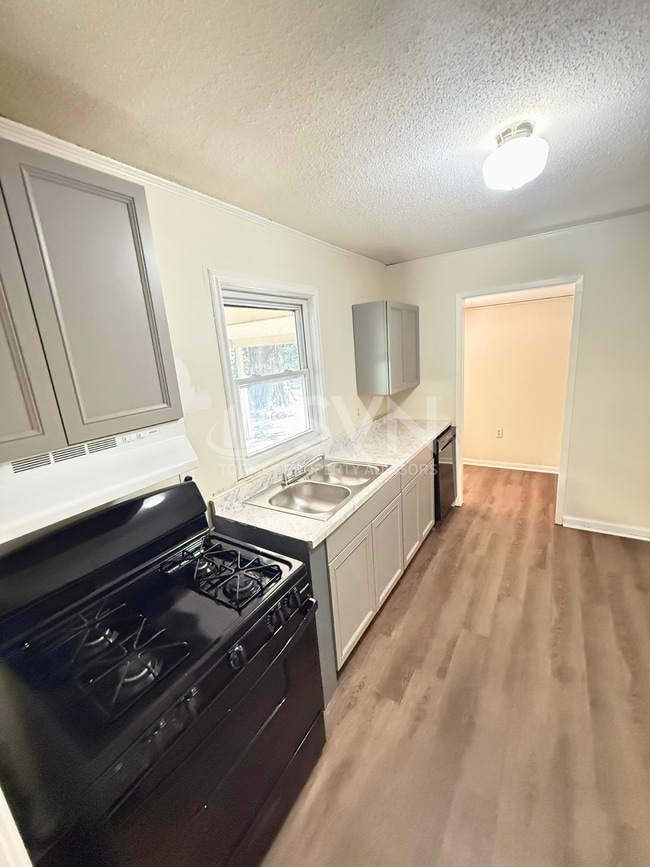 Building Photo - 1616 Gilda Cir