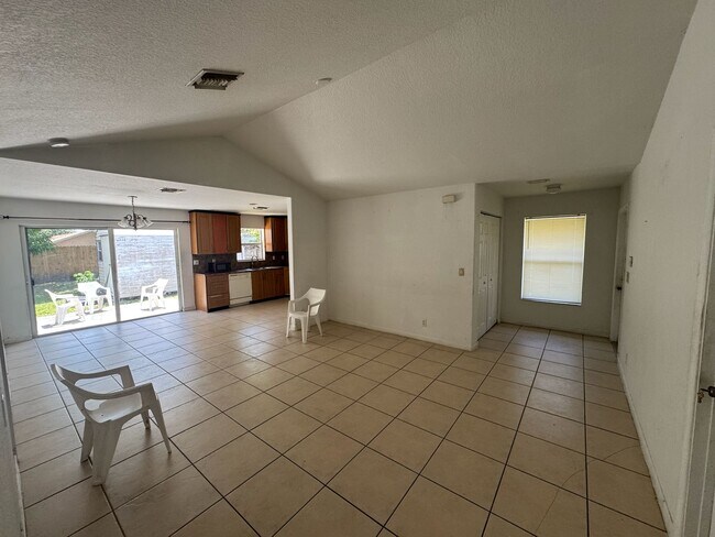 Foto del edificio - 2380 Saranac Ave