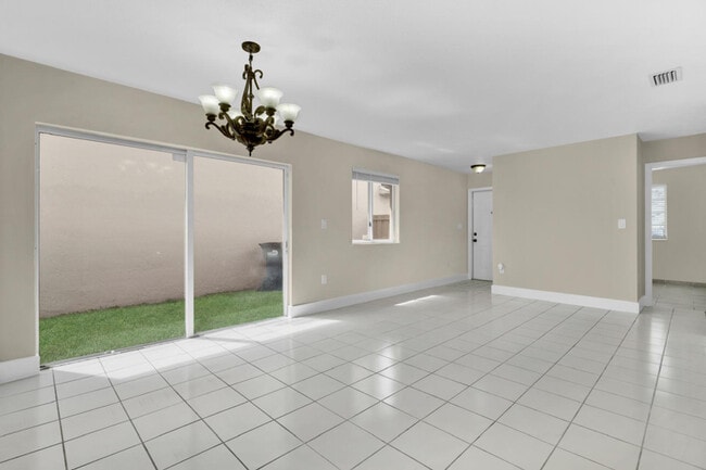 Photo - 16214 SW 137th Ct House