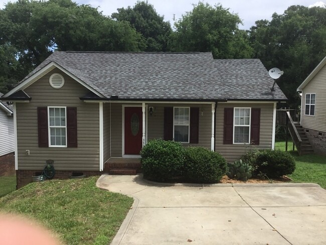 Building Photo - 355 Splicewood Dr SW