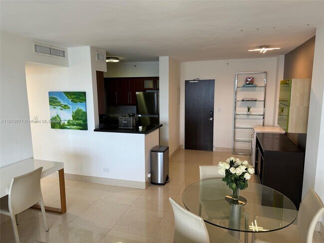 Foto del edificio - 1500 Bay Rd