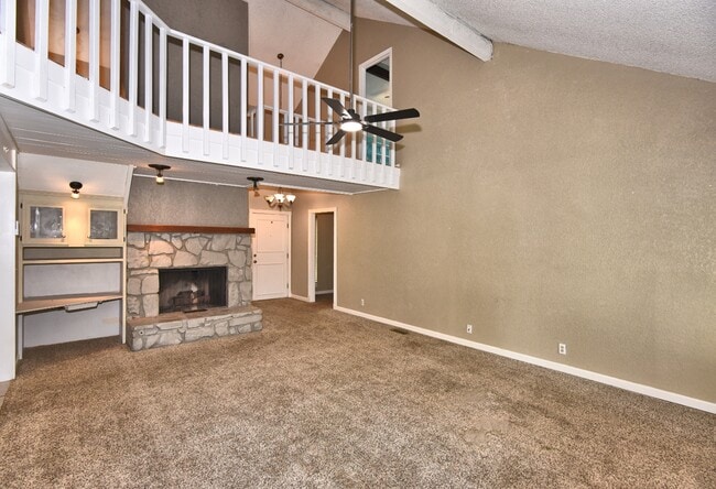 Building Photo - 2309 W Oakridge St