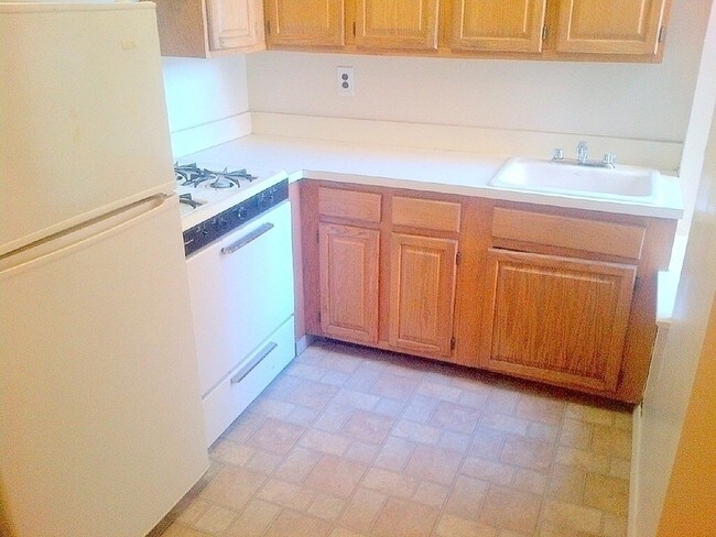 Kitchen - 3200 Broadway