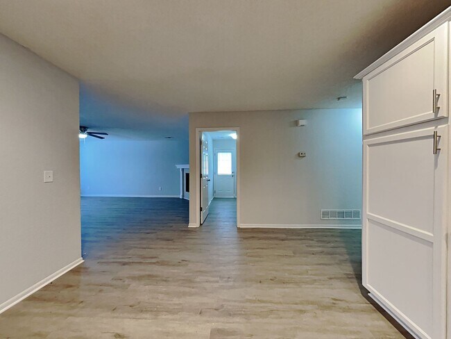Foto del edificio - 3 BR/2BA | Newly Renovated Single Family Home | 2-Car Covered Parking |Large backyard!