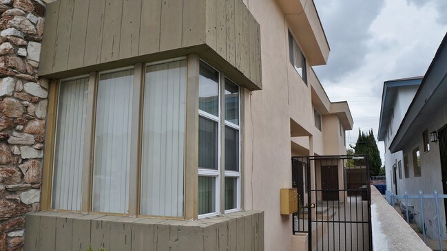 Foto del edificio - 11950 Acacia Ave