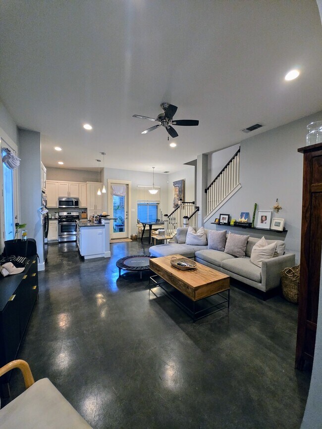 Foto del edificio - 803 Dawson Rd