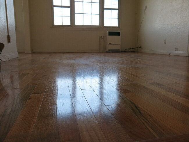 Foto del edificio - 606 N Occidental Blvd