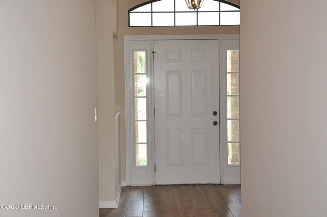 Building Photo - 2043 Capistrano Dr