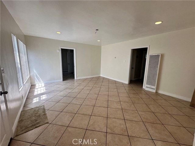 Building Photo - 10516 Clovis Ave
