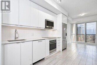 Building Photo - 30 Elm Dr W