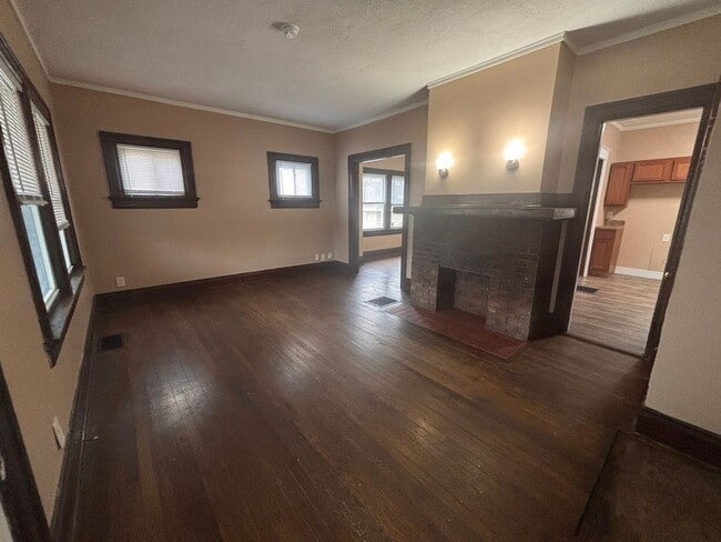 Building Photo - 38 Knecht Dr
