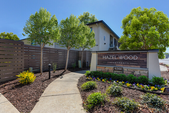 Foto del edificio - Hazel Wood Apartments