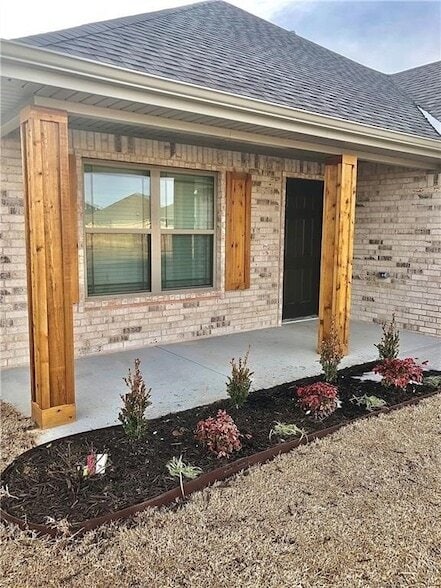 Building Photo - 189 S Geranium Ln