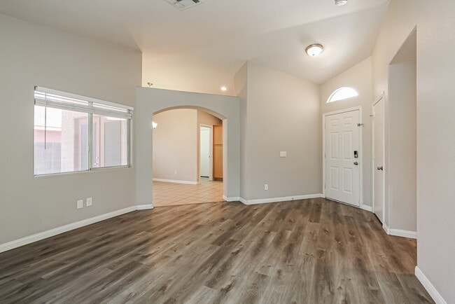 Foto del edificio - 504 Stonehurst Dr