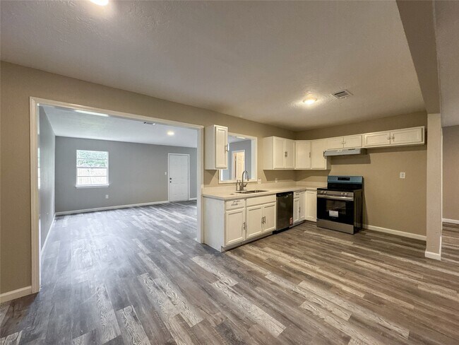 Foto del edificio - 7710 Claiborne St