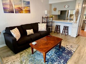 Building Photo - 330 Bluefish Dr
