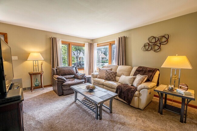 Foto del edificio - 3051 N 89th St