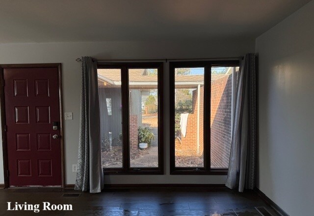 Foto del edificio - 8090 Terrapin Cove Rd