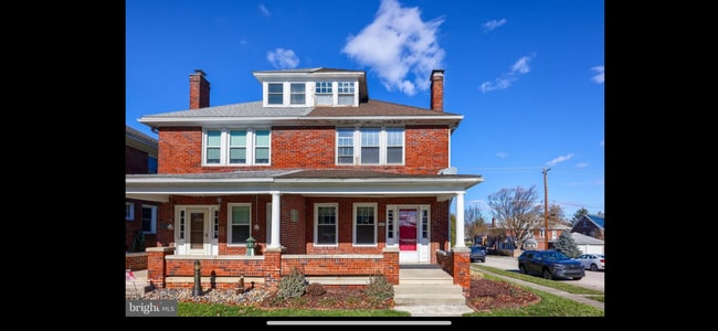 Building Photo - 1541 3rd Ave