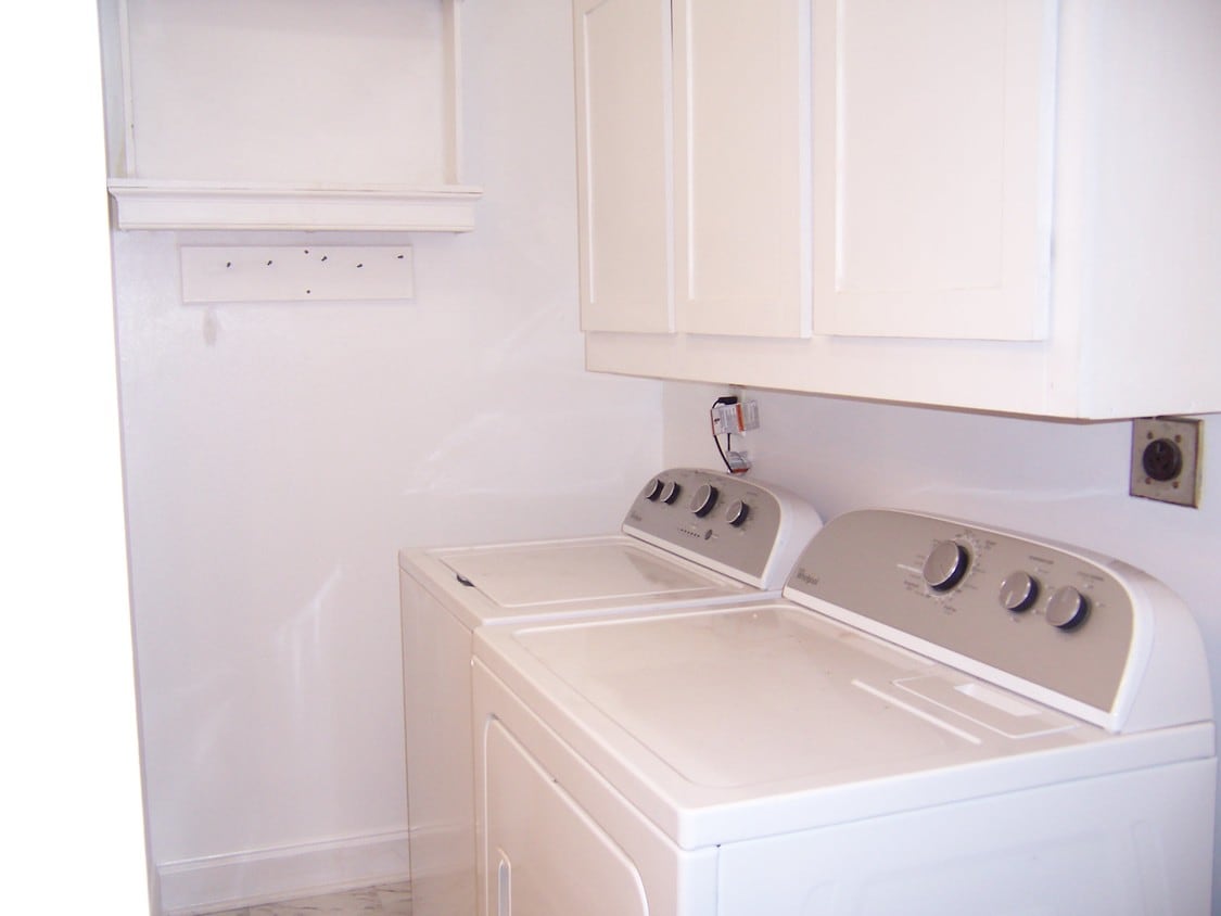 Primary Photo - 4441 Eden St