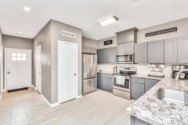 Building Photo - 3021 Elysian St