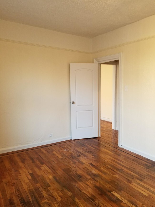 Building Photo - 3021 Holland Ave