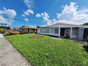 Building Photo - 790 NW 17th St